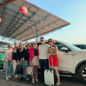 xe đưa đón sân bay